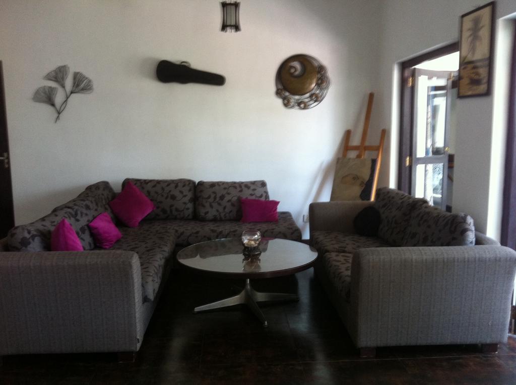Friends Guesthouse Kudapaduwa Bagian luar foto