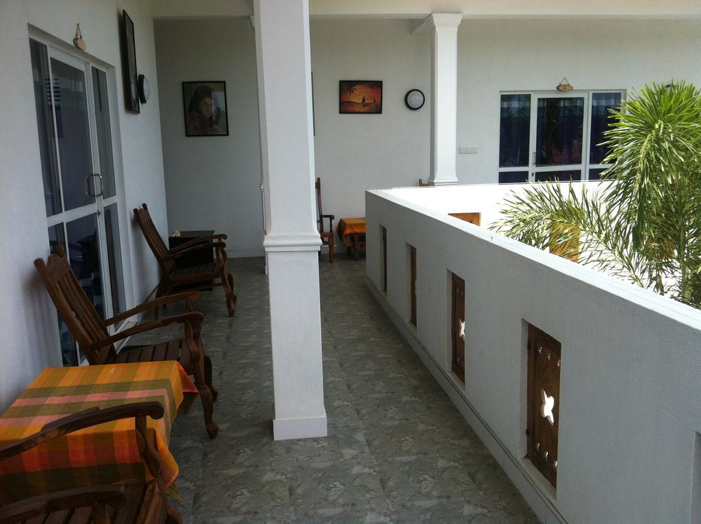 Friends Guesthouse Kudapaduwa Bagian luar foto