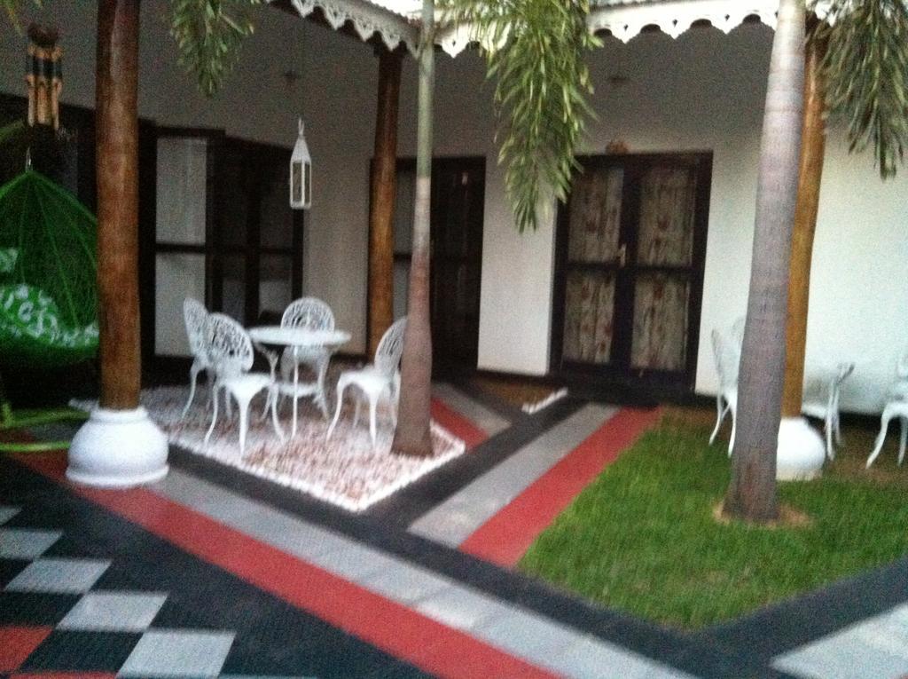 Friends Guesthouse Kudapaduwa Bagian luar foto